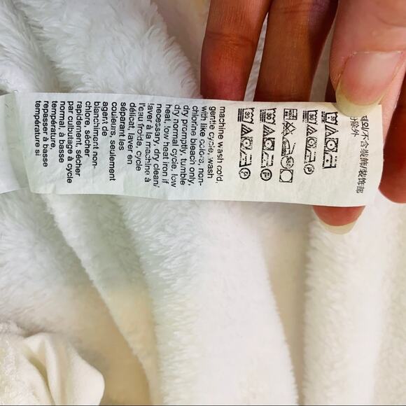 Calvin Klein white robe chevron pattern plush soft - Picture 14 of 14